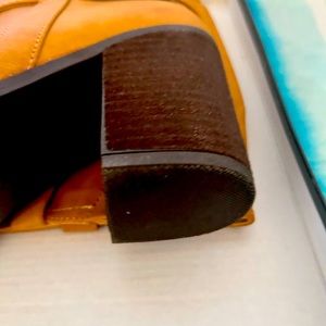 High boots size 8 M color nude brand Mia